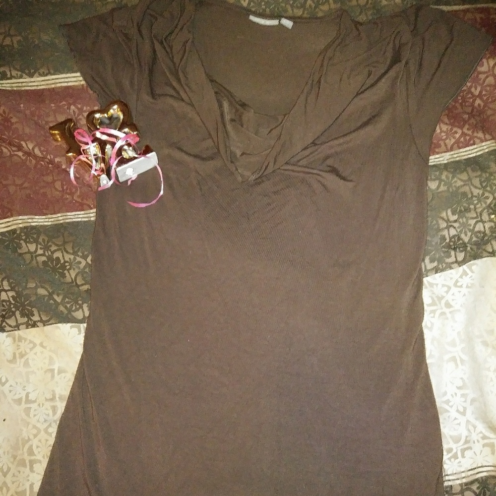 So comfy & cute, brown cowl neck short sleeve to